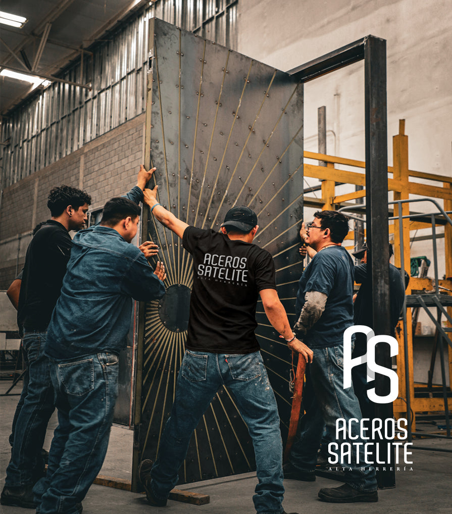 Puerta de acero personalizada a medida, diseñada para combinar seguridad y estilo único en Monterrey